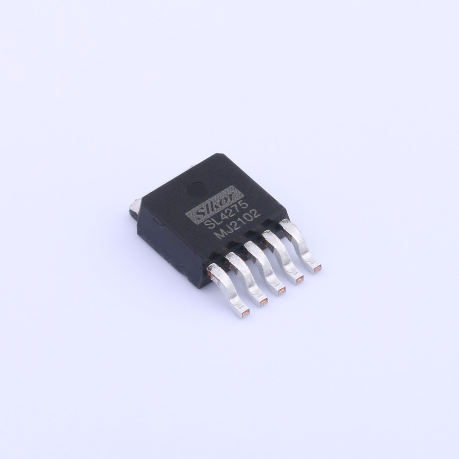 Альтернативный эквивалент для Texas Instruments TLE4275-Q1/TPS7B87-Q1 | Линейные регуляторы напряжения Slkor SL4275