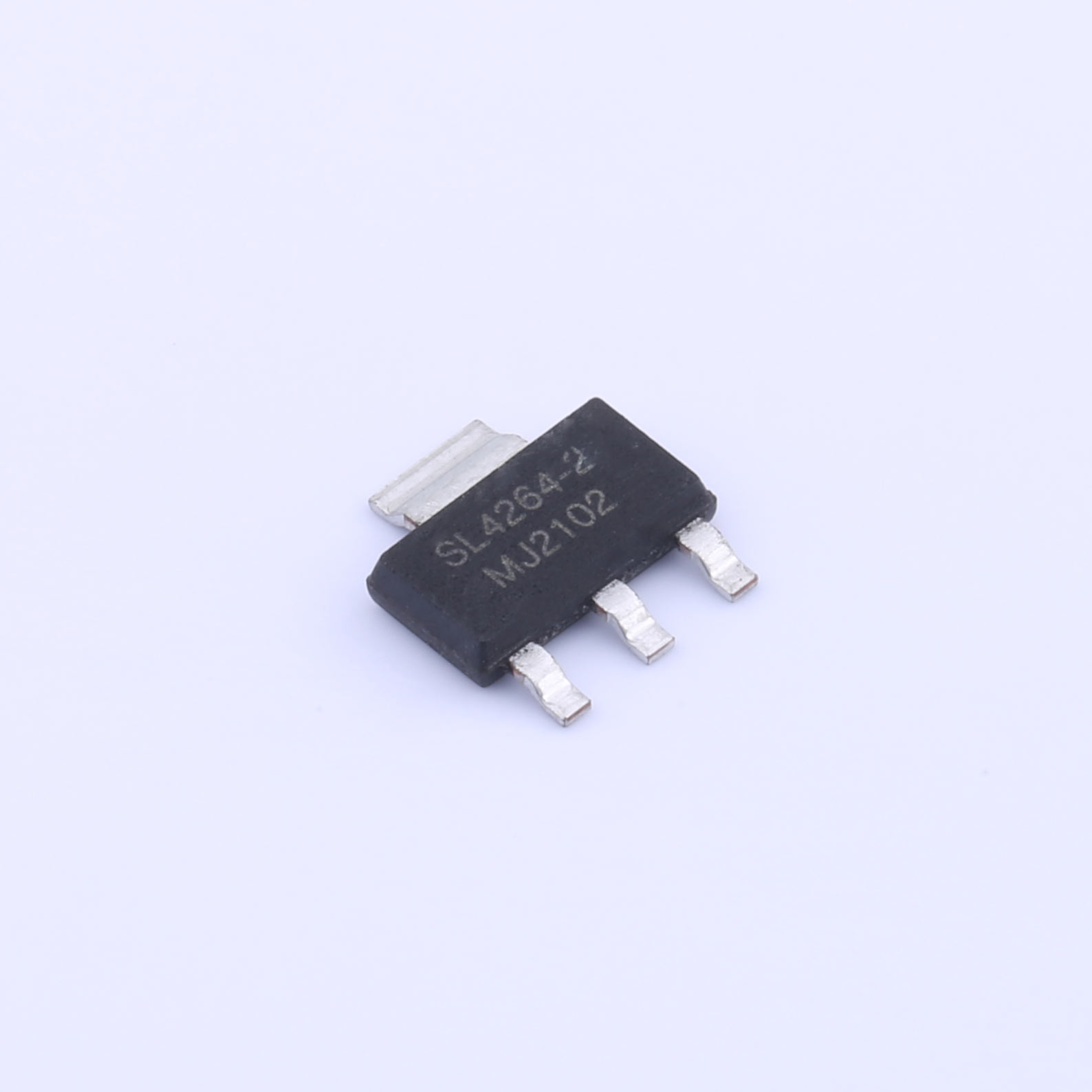 Texas Instruments TPS7B69-Q1/LM2936Q の代替同等品 | Slkor SL4264-2 低ドロップアウト電圧レギュレータ