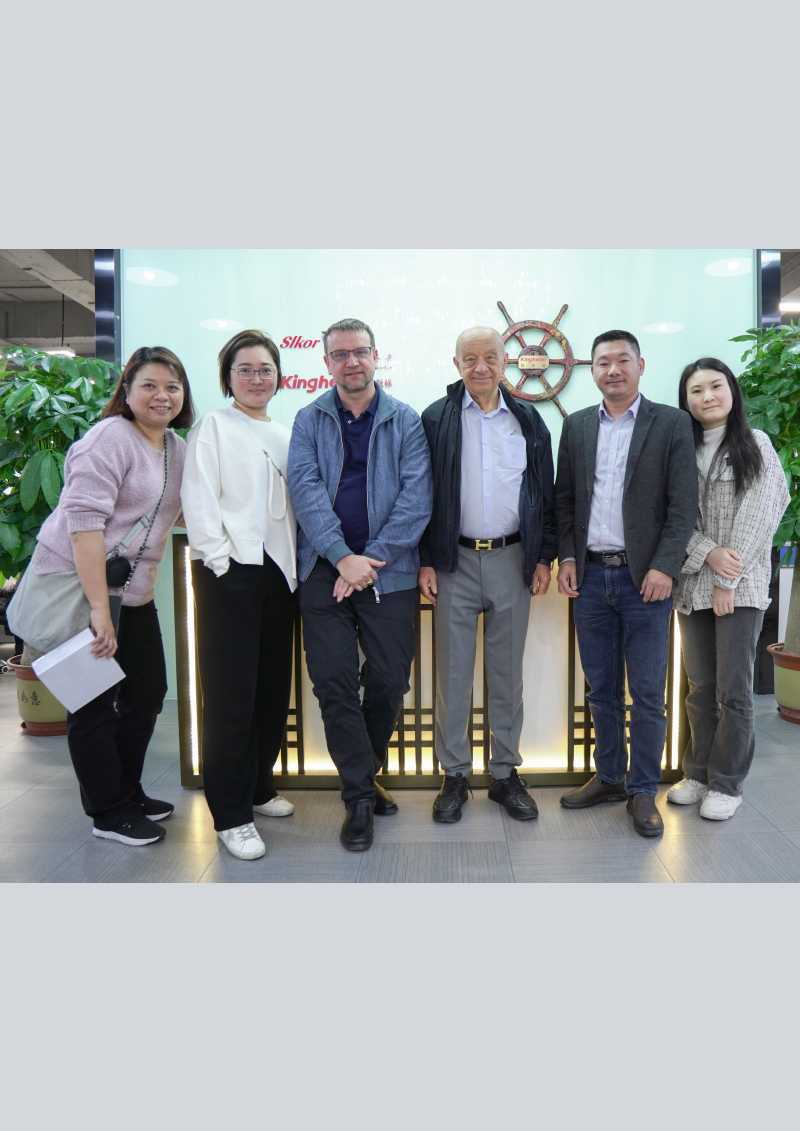 Cyfarfod â'n Cleientiaid